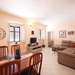 Apartman Two Bedroom In Center Igor *