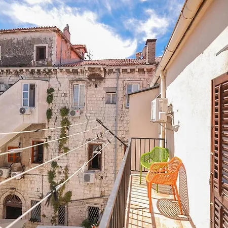 Two Bedroom In Center Igor Apartman