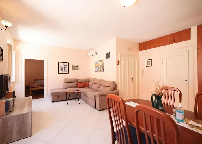 Two Bedroom In Center Igor アパート ザダル