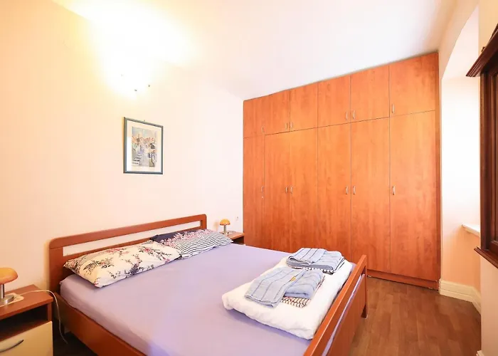 Two Bedroom In Center Igor *