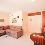 Two Bedroom In Center Igor 아파트 *