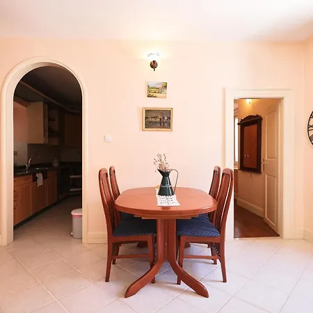 Two Bedroom In Center Igor Apartment Zadar