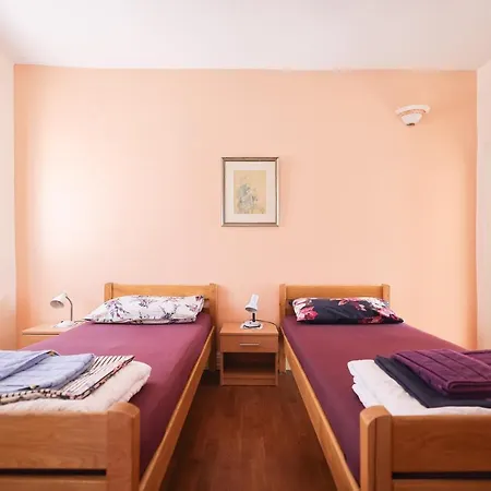 Two Bedroom In Center Igor Apartmán