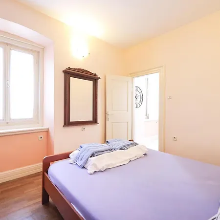 Two Bedroom In Center Igor Apartmán *